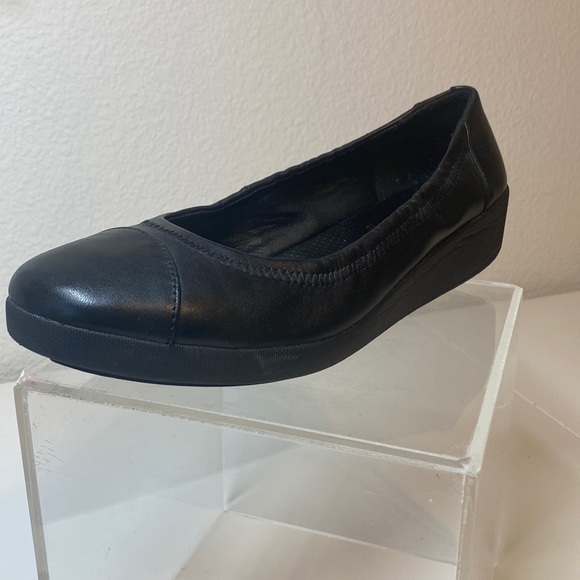 Fitflop Shoes - Fitflop Black Leather Wedge Size 8.5